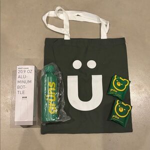 New Gruns Bundle: Tote bag, Aluminum Bottle, & 2 greens gummies samples